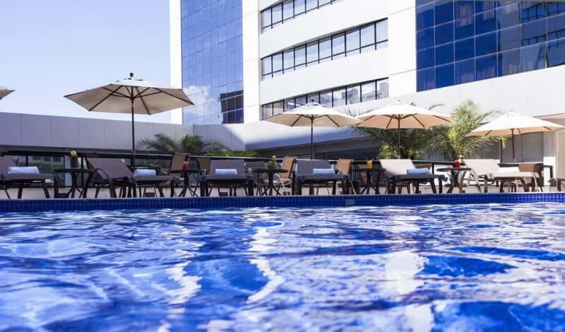 Hotéis bons e baratos em Salvador: Piscina ao ar livre do Quality Hotel & Suites São Salvador 