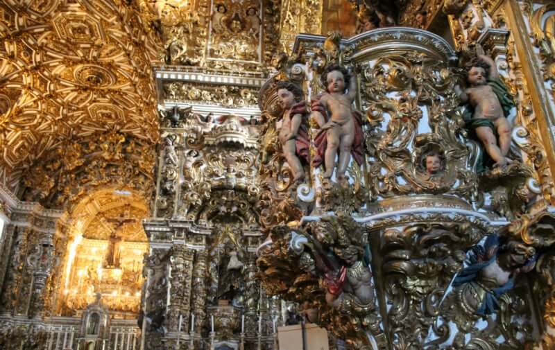 Igreja e Convento de São Francisco em Salvador: Detalhes das colunas