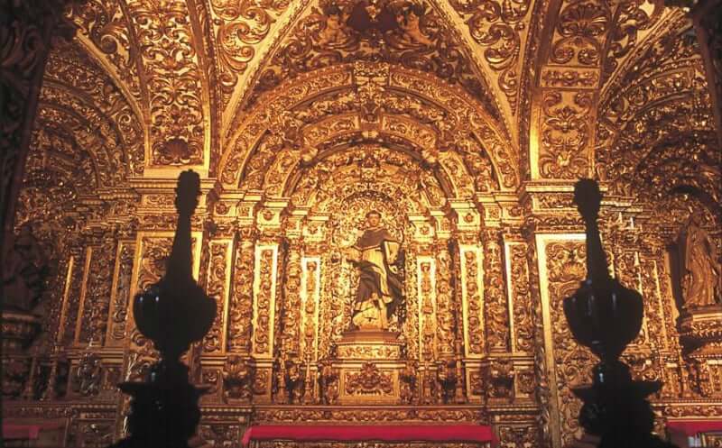 Igreja e Convento de São Francisco em Salvador: Detalhes em ouro