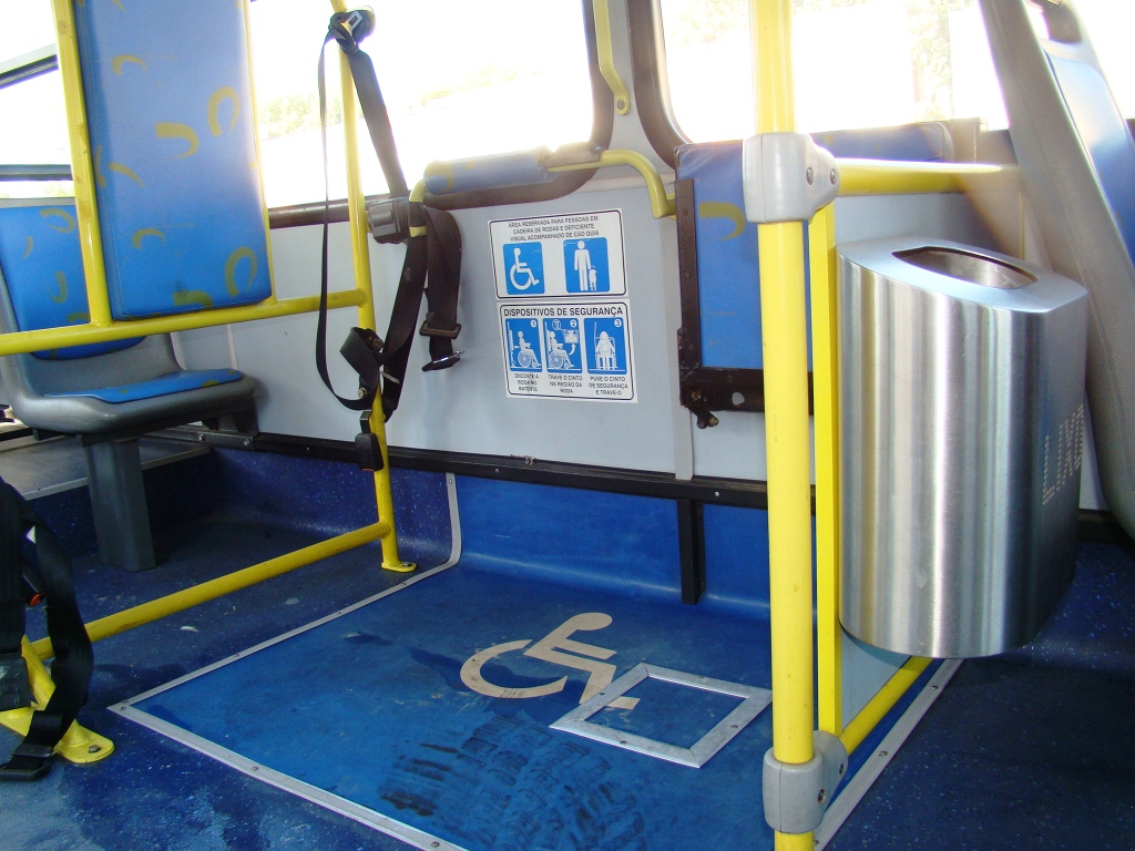Deficientes físicos em Belo Horizonte: Áreas reservadas no ônibus 
