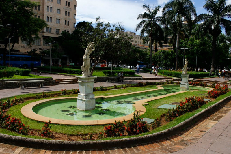 Praça da Estação em Belo Horizonte: Fontes e jardins